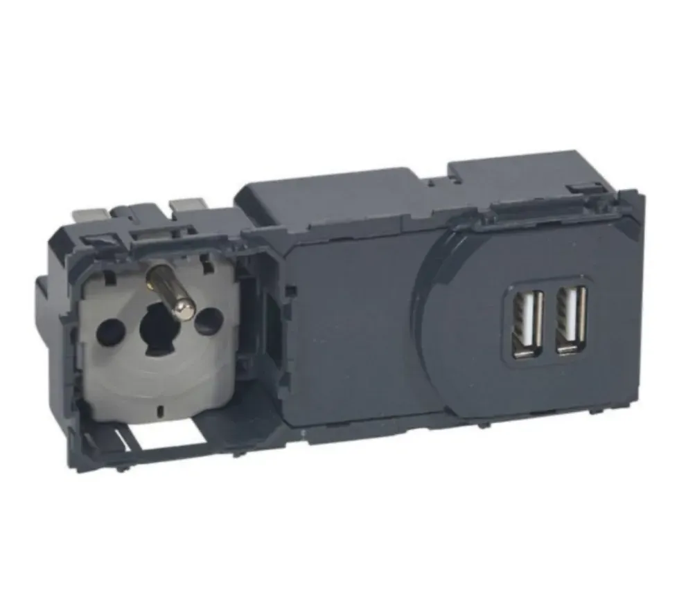 Prise 2P+T + 2× USB Type‑A 3 A — précâblée — gamme Céliane — image 1