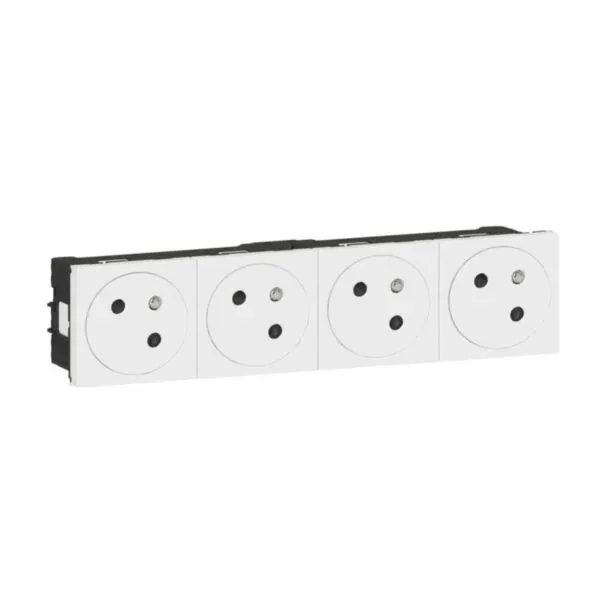Quadruple prise 2P+T précâblée — 1 rangée × 8 modules — blanc