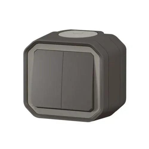 Prise 2P+T 16 A — IP55 IK08 — saillie beige