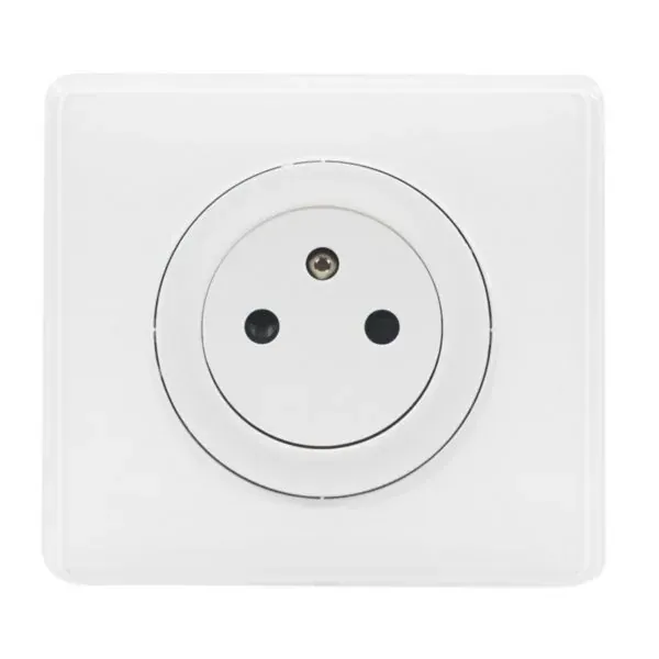 Prise 2P+T de surface avec plaque — blanc — image 1